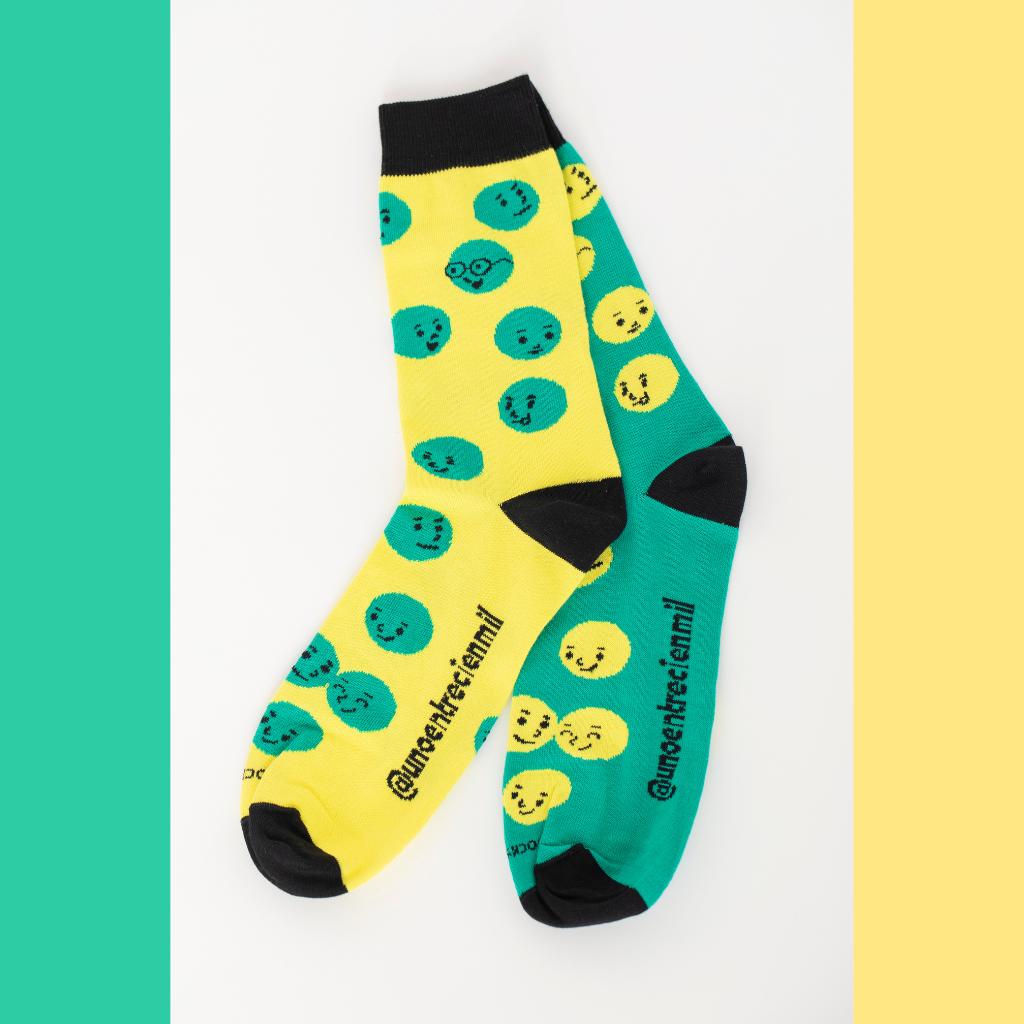Calcetines solidarios desparejados amarillo-verde