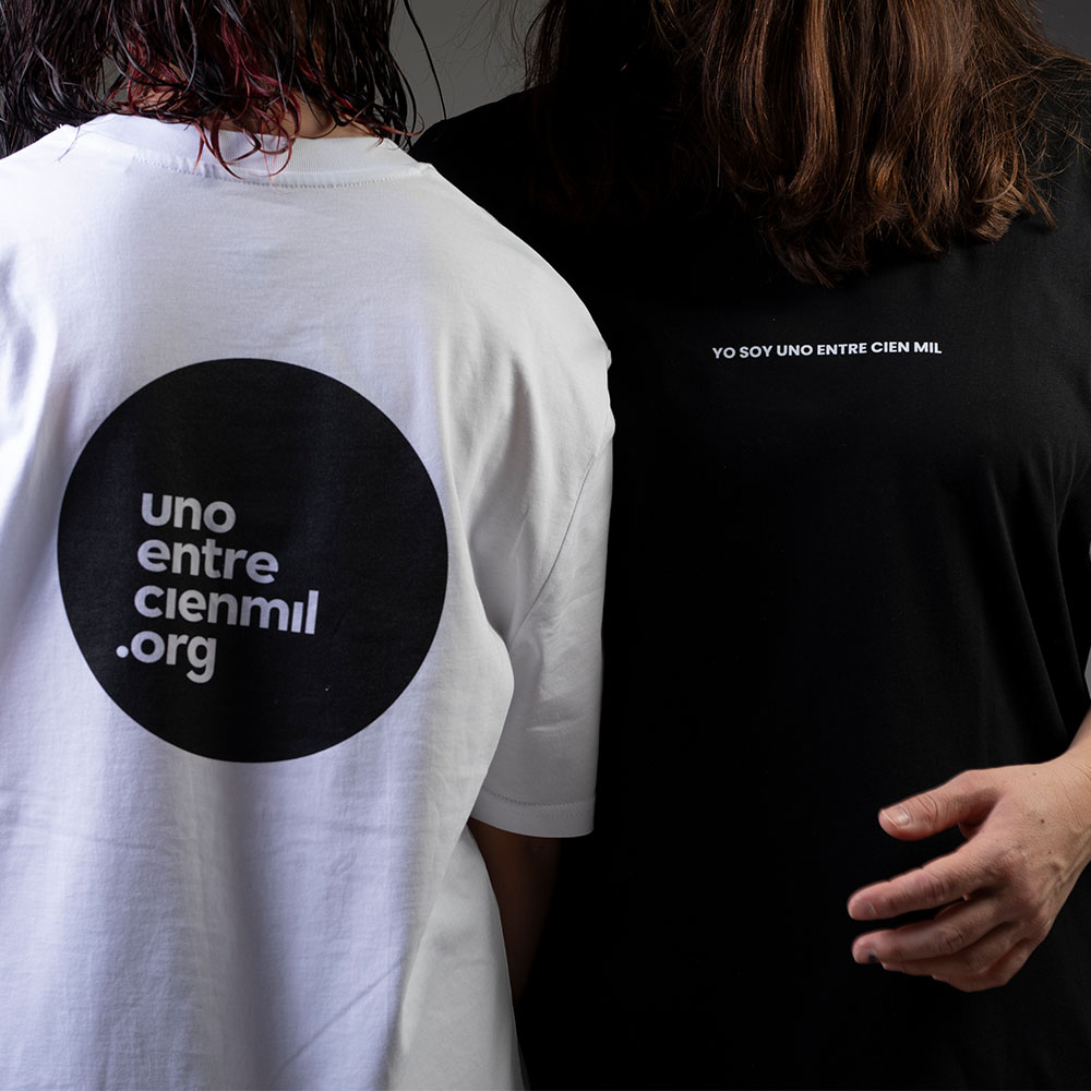 Camiseta Yo Soy Uno blanca y negra