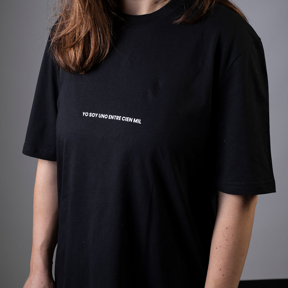 Camiseta Yo Soy Uno frontal negra